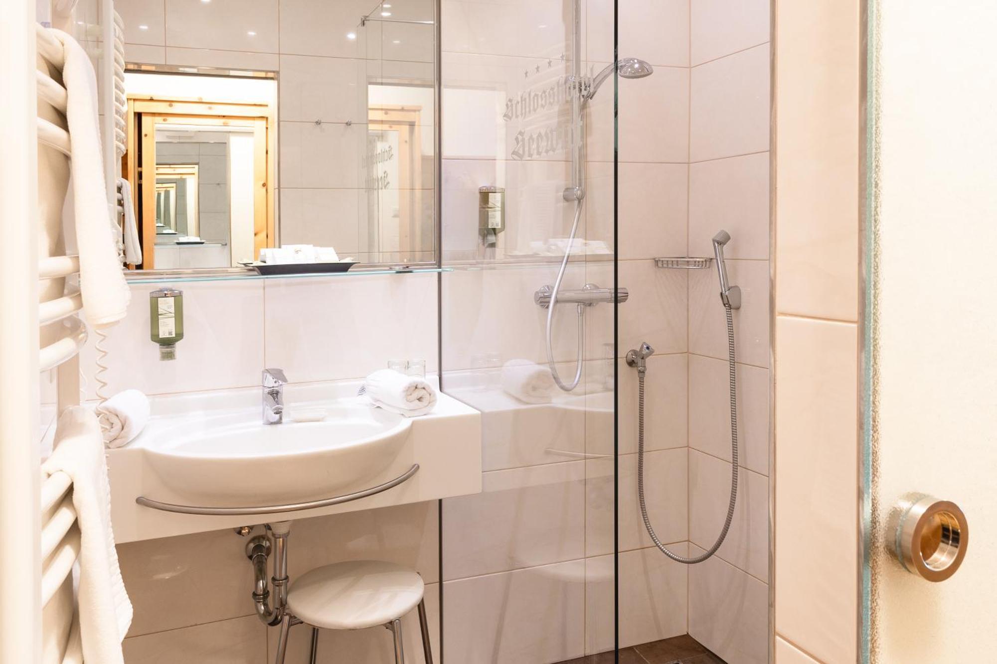 Turracher Hohe Schlosshotel Seewirt מראה חיצוני תמונה