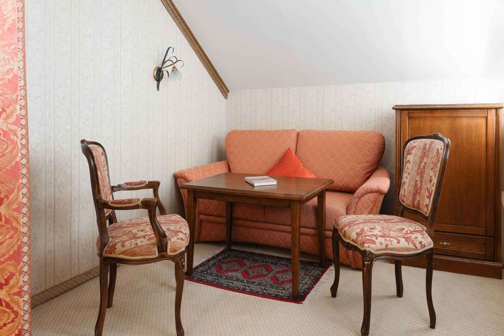 Turracher Hohe Schlosshotel Seewirt מראה חיצוני תמונה