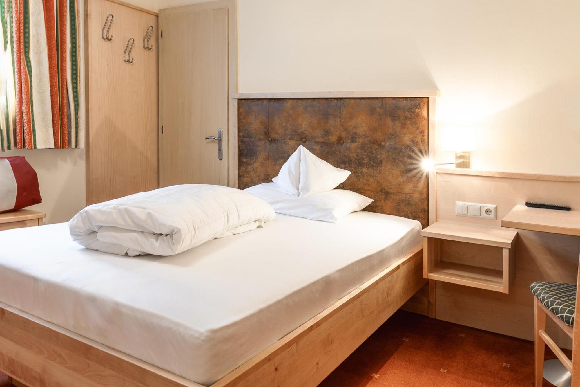 Turracher Hohe Schlosshotel Seewirt מראה חיצוני תמונה