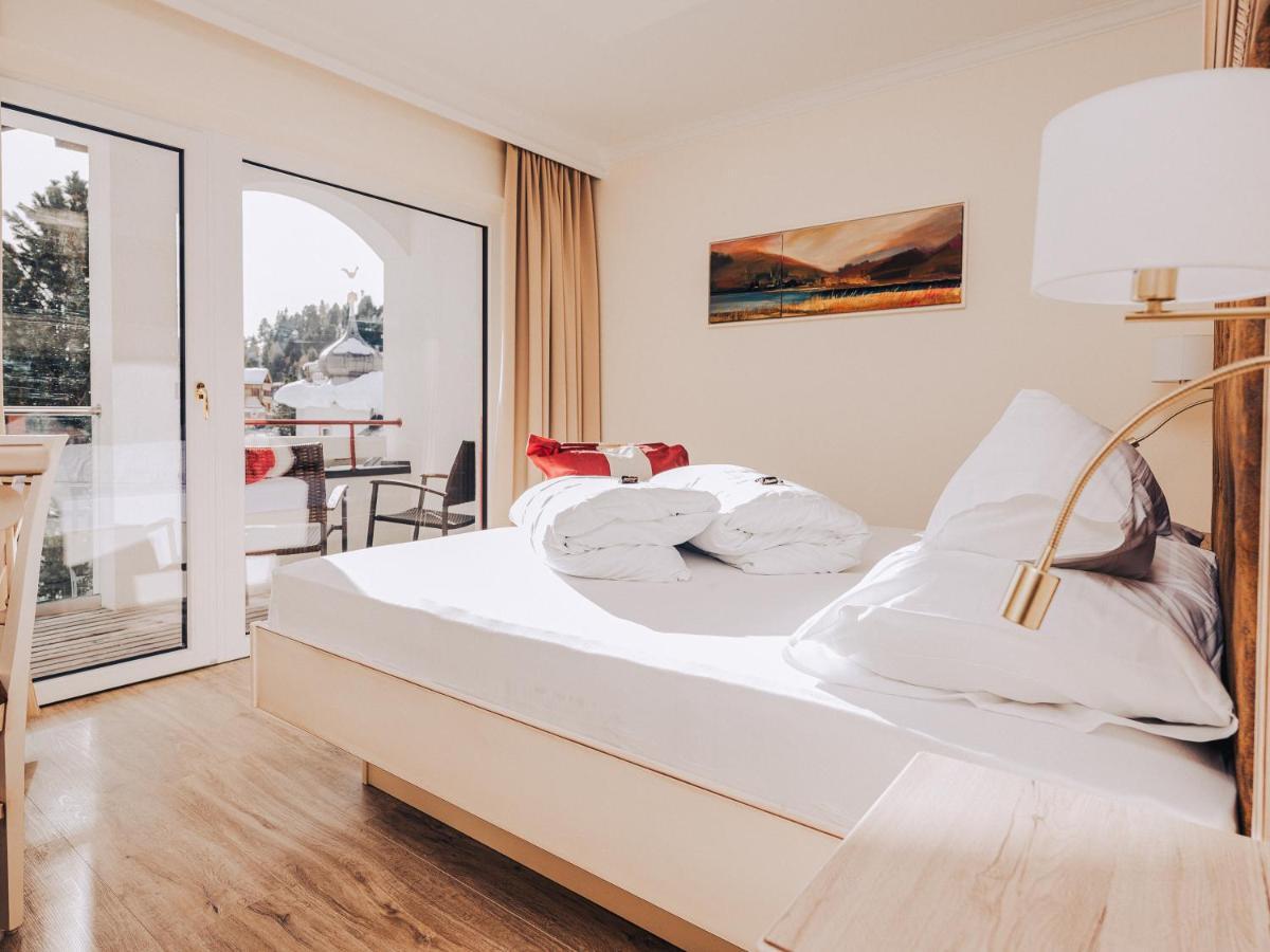 Turracher Hohe Schlosshotel Seewirt מראה חיצוני תמונה